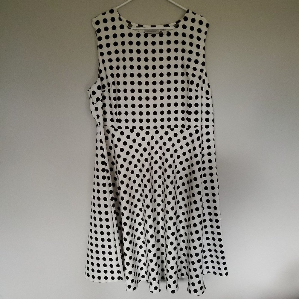 Avenue black & white polka dot dress, size 20